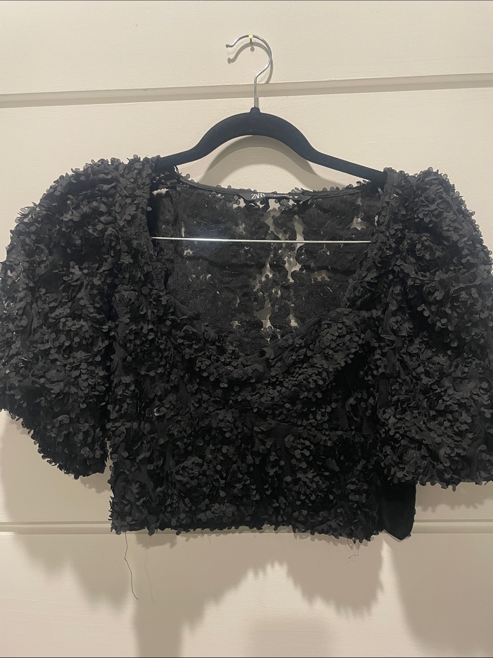 Zara Black Floral Appliqué Puff Sleeve Crop Top